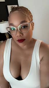 Vonetta Monroe's Instagram, Twitter & Facebook