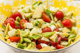 Tres Rafraichissante Recette Entree Salade De Concombre A L 39 Avocat Et A La Feta Par Kilometre 0 Salade Concombre Recette Salade Salade