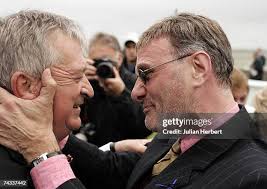 385 Irish 2000 Guineas Photos & High Res Pictures