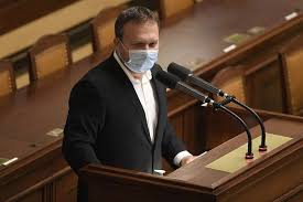 Na čtvrteční mimořádné schůzi dolní komory, kde se má rozhodnout, chce přesto předseda sněmovny radek vondráček navrhnout, aby se jednalo také o dvou zákonech, které mohou schválení. Zaznam Jednani Poslanecke Snemovny Televizeseznam Cz