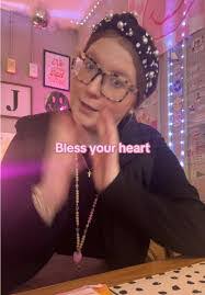 Heather Maag's Instagram, Twitter & Facebook