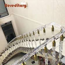 La sécurité est vitale pour le choix de l'escalier. Chine Une Balustrade En Acrylique Elegante Pour La Decoration De L Escalier Acrylique Interieur Acheter Escaliers En Acrylique Sur Fr Made In China Com