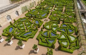 Le château de versailles, dont les origines remontent au xviie siècle, a été successivement un relai. Le Jardin A La Francaise Les Plus Beaux Jardins De France