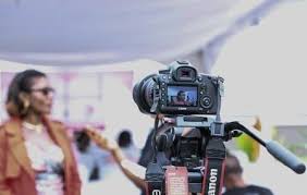 Harga yang dibanderol untuk kamera ini sekitar 5 jutaan. 7 Peralatan Untuk Live Streaming Youtube Facebook Dan Zoom Jalur Makna