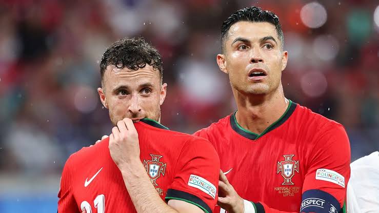 Diogo Jota: Liverpool 'devastated' by death of forward in car crash - BBC  Sport