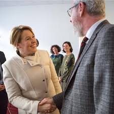 Franziska giffey möchte trotz rücktritt weiter spitzenkandidatin der spd für das berliner abgeordnetenhaus bleiben. Giffey Besucht Adoptionsdienst Berlin