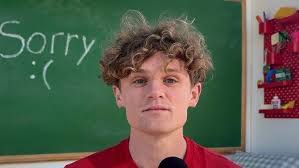 Stephen Burchell's Instagram, Twitter & Facebook