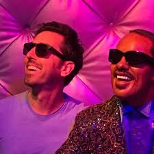 hot decaf no-foam pumpkin spice chimp (@angrychimp)