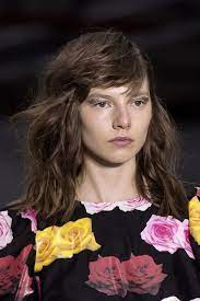 Joli Rose Cheveux Mi Long Cheveux Carre Coiffure Parfaite