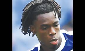 Ejaria extends Reading loan deal