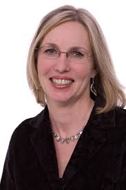 The Mother-Daughter Project: How Mothers and Daughters Can Band Together,  Beat the Odds, and Thrive Through Adolescence: Hamkins, SuEllen, Schultz,  Renee: 9780452289161: Amazon.com: Books