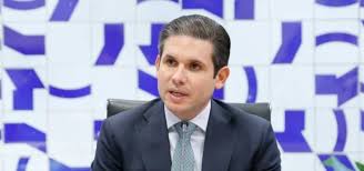 'Não funciono sob ameaça', diz Hugo Motta sobre Eduardo Bolsonaro