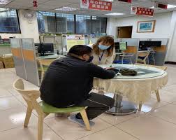 Jul 01, 2021 · 記者吳瀛洲∕新北報導 為協助應屆畢業青年順利接軌職場，新北市府勞工局續推「應屆畢業青年初次尋職就業服務二點0」，設籍新北市十八歲至廿九歲的應屆畢業生，提供個人化就業輔導服務，最高補助一萬五千元尋職津貼，七月一日起歡迎新北青年朋友提出申請。 勞工局長陳瑞嘉表示，新北市. è·¨åŸŸå°±æ¥­æ´¥è²¼åŠ©åˆæ¬¡å°‹è·é'å¹´åŠå¼±å‹¢å¤±æ¥­å‹žå·¥