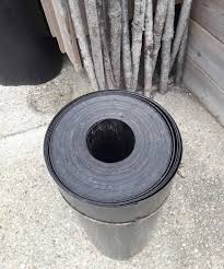 Elles permettent de délimiter les zones où vous souhaitez que vos bambous poussent (haies, massifs…), vous offrant ainsi des contours bien nets. Barriere Anti Rhizome Au Metre Ou En Rouleau De 50 Metres