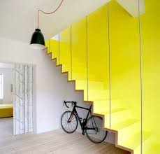 Treppenhaus Gelbe Wand Gestaltung Treppe Haus Schone Treppe Treppen Design
