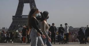 Il coprifuoco è un ordine imposto solitamente dalle autorità statali e/o militari a tutti i civili e a tutti coloro che non hanno un determinato permesso rilasciato dalle autorità, consistente nell'obbligo di restare nelle proprie abitazioni durante le ore notturne. Parigi Valuta 3 Settimane Di Lockdown Totale Vicesindaco Coprifuoco E Solo Semi Prigione Che Non Finisce Mai Il Fatto Quotidiano