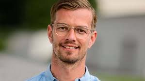 Sein herz ist jedoch bereits vergeben an langzeitfreundin lisa. Joko Winterscheidt Im Interview Ich Bin Keine Marke Ich Bin Ein Mensch
