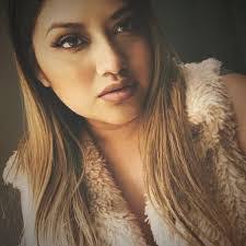 Ana Landa's Instagram, Twitter & Facebook