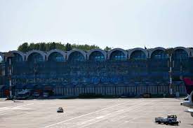 Alege sa colaboram si colegii nostri va vor livra masina direct in fata aeroportului! Plecari Sosiri Zboruri Aeroport Bucuresti Otopeni