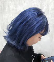 髪型 髪色 ヘアカラー ヘアスタイル トレンド 外国人風 透明感 小顔 グラデーションカラー インナーカラー ハイライトカラー ブラウン ベージュ グレージュ ブルー 青 髪 色 冬 髪型 ヘア アイディア