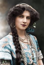 Belle Mingle Archer (1858-1900). [Section N, #213]. Known for her beauty,  style, grace and acting excellence, Belle Mingle Archer was one of the most  photographed women in the 1890's. She was a