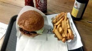 The fries fresh and crisp. Fletcher S Better Burger Bahnhofsviertel Bbbb Bessere Burger Fur Die Frankfurter Bronx B F B