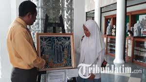 Maybe you would like to learn more about one of these? 36 Gambar Lukisan Batik Untuk Anak Sma Paling Baru Lingkar Png