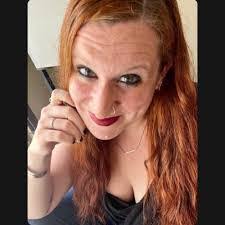 Janice Lauer's Instagram, Twitter & Facebook