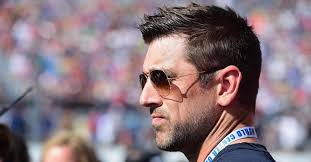 Who is aaron rodgers dating? Aaron Rodgers Girlfriend In 2021 The Quarterback Is Now Engaged