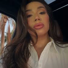 Entering my new era 💛 I cannot wait to see what life brings me with my  third baby. The woman and mother I'll strive to be will be the best version  of