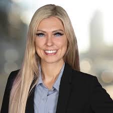 Lauren Hunter's Instagram, Twitter & Facebook