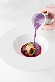 Zwischengang Rotkohl Cranberries Rotkohlschaum Perlzwiebel Cranberries Zwetschgenkataifi Pullman Berlin Schweize Food Plating Food Food Photography