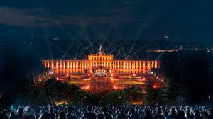 Im ersten teil des klassischen konzerts hören sie einige der wunderbaren ouvertüren, arien und duette aus den opern von wolfgang amadeus mozart. Jerry Appelt Setzt Beim Sommernachtskonzert Der Wiener Philharmoniker Auf Glp Eventelevator