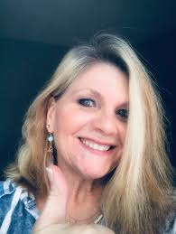 ❄️ Frosty never looked this fabulous! Check out these adorable Snowman Hair  Clips⛄