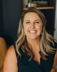 Hillary Chaney's Instagram, Twitter & Facebook