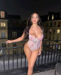 Les nudes de Ruby Nikara à 15 euros sur MYM ? - Le bled buzz