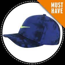 Die Golf Cap Classic99 Von Nike Golf Im Coolen All Over Print Ist Feuchtigkeitsableitend Atmungsaktiv Und Hat Ein Integriertes Innenliegendes In 2020 Must Haves Hats