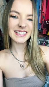 Laura Jett's Instagram, Twitter & Facebook