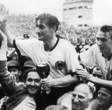 Alle exemplare dieses buches anzeigen. Fussball Alle Wm Und Em Trikots Der Nationalelf Bilder Fotos Welt