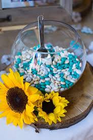 Beyond Flowers 50 Unique Ideas For Your Centerpieces Wedding Floral Centerpieces Non Floral Centerpieces Simple Wedding Centerpieces