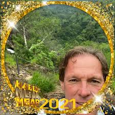 What are the identities of people in the old Miriam Vale Sawmill photos?