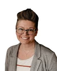 Melanie Mcnally's Instagram, Twitter & Facebook