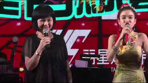 李佩芬 梨川 歌台搞笑 梨川 鳳凰于飛lee pei fen li chuan banter li chuan mandarin song 裕廊西显龙宫综艺晚会 concert stage chinese festival