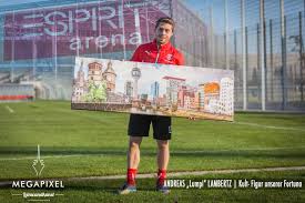 Jubiläumsfilm „125 jahre fortuna düsseldorf. Lumpi Lambertz Verlasst Fortuna Dusseldorf Zum Ende Der Saison Panorama Pop Art Kunst Bilder Und Collagen Made In Dusseldorf