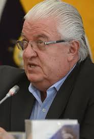 Fernando Cordero cumplió su último día entre firma de actas y despedidas