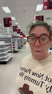 Winne Dixie is closing and becoming an Aldi in a few days. Let’s go buy  stuff #winnedixie #englewoodfl #grocerystore #storeclosing  #goingoutofbusiness #closingsale #floridagroceryshore