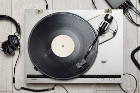 Suddenly, after many years, we're seeing new albums come out on vinyl and players are in every music shop. Vinyl Player With Long Play Or Lp Record And Old Fashion Headphones Top View Lizenzfreie Fotos Bilder Und Stock Fotografie Image 152720586