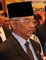 Ahmad sarji, 82, merupakan ketua setiausaha negara dari 1990 hingga 1996 ketika era pentadbiran perdana menteri keempat tun dr mahathir mohamad. Sultan Of Pahang Wikipedia