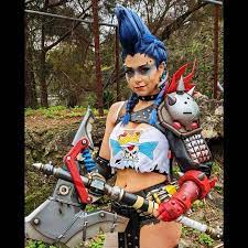 Pictures of AltF4Cosplay's Official Junker Queen Cosplay from her  instagram! 🪓 : r/Overwatch