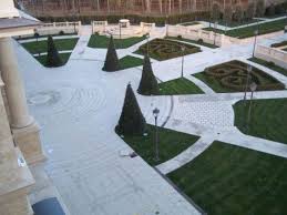 Allegedly paid for by oligarchs desperate for his patronage, writes richard kay. Vladimir Putin S 1 Billion Dollar Palace Putin S Palace Landscape Design Gate Design